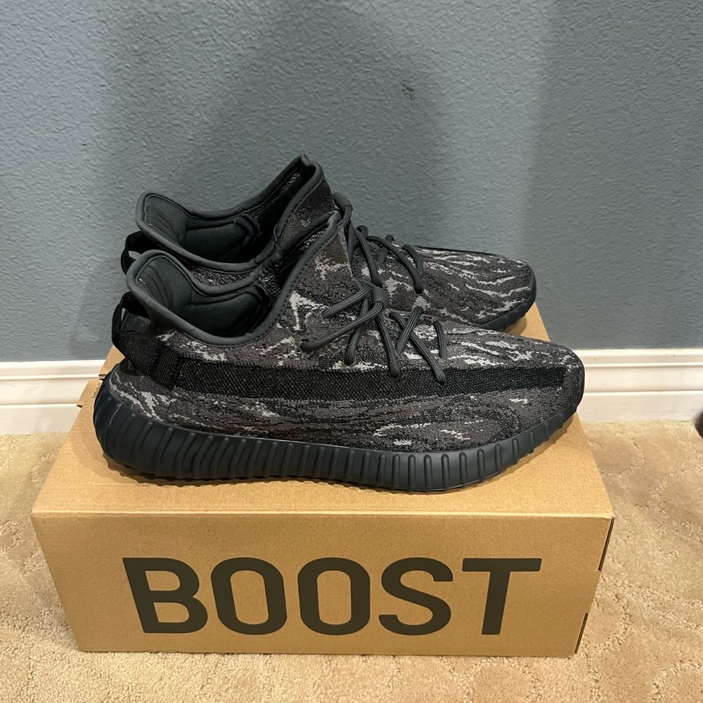 Yeezy boost 350 V2